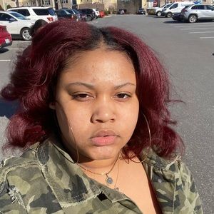 Meet your Posher, Destinee